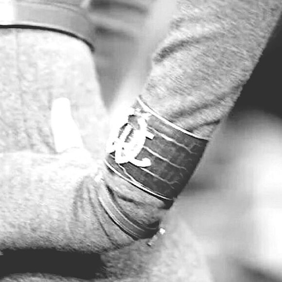 Ralph Lauren *Collection Crystal Monogram Sterling Taupe Alligator Cuff Bracelet - Picture 10 of 17